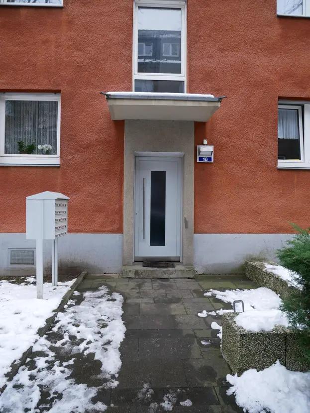 Bild 25: Erstbezug nach Sanierung mit Balkon: attraktive 3-Zimmer-Wohnung in Köln Weidenpesch ab sofort