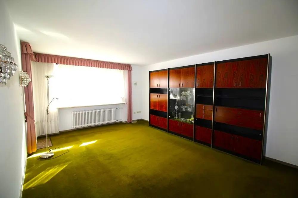 Bild 7: Gut geschnittene 3 Zimmer Balkon-Wohnung mit Tiefgaragenstellplatz in top Lage direkt am Rhein!