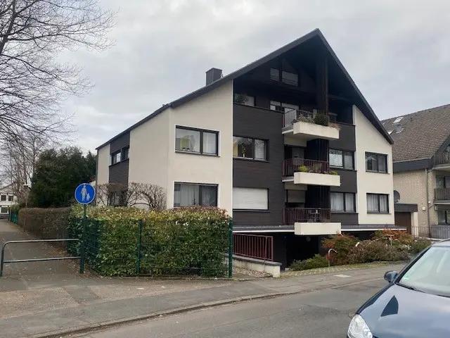 Bild 1: Hochwertige  Wohnung mit 110 qm Wohnfläche und 3 Schlafzimmern in einem 5 Parteienhaus in Köln.