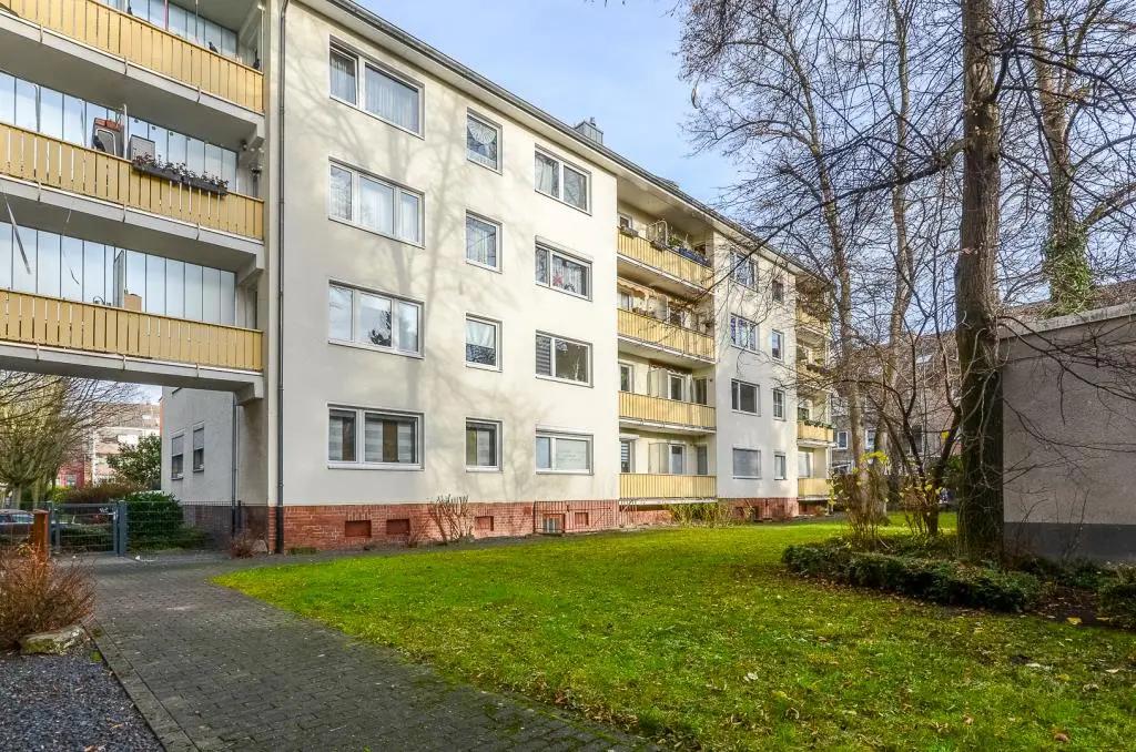 Bild 2: Rheinnähe in Köln-Mülheim * 2022 renovierte 2-Zi.-ETW * 1.OG *Balkon * ca. 51 m² Wohnfl. * Duschbad 