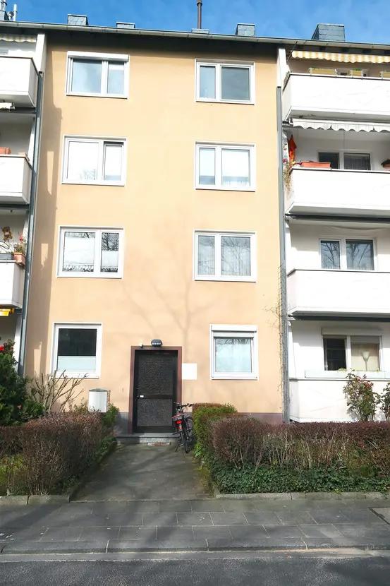 Bild 23: REAL HOUSE:  Sanierte & geräumige 3 Zimmer Wohnung mit Balkon in Riehl
