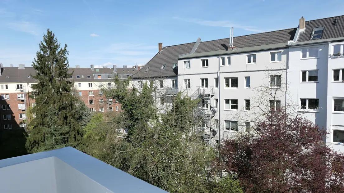 Bild 1: *citynah & parkverwöhnt* Ein schönes Zuhause: 3 Zi.+extragroße Küche+Loggia in ruhiger Veedelslage