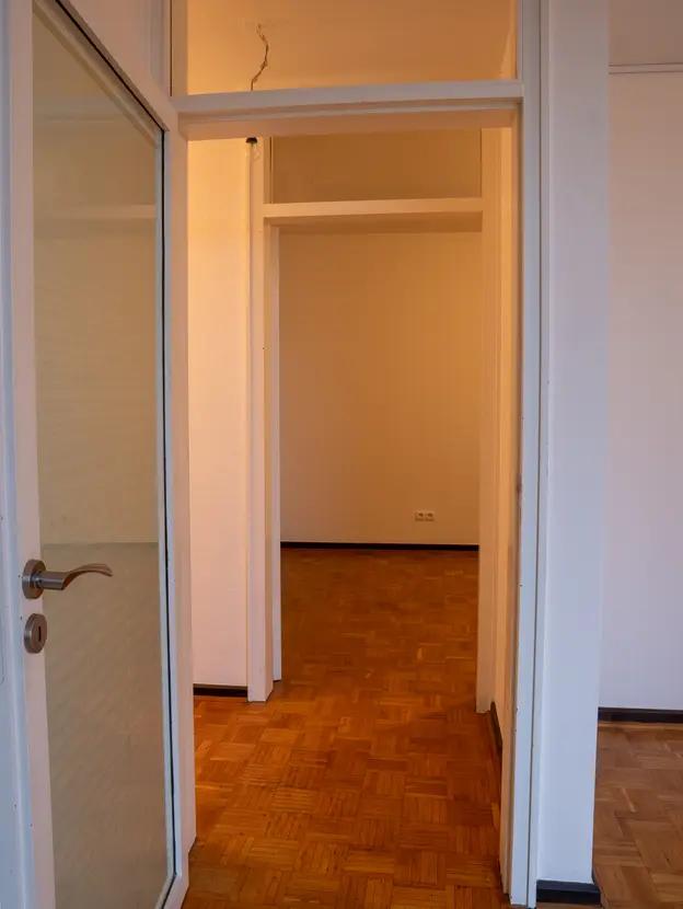 Bild 2: DOMBLICK - 2-Zimmer-Dachgeschoss-Wohnung mit Dachterrasse in Köln-Sülz