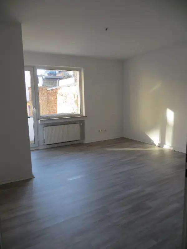 Bild 10: Leerstehende 2 Raum-Whg. mit Wohnküche und 2 Balkonen, im Agnesviertel zu verkaufen. Provisionsfrei