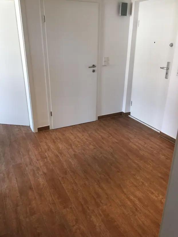 Bild 5: Stilvolle, vollständig renovierte 3-Zimmer-Wohnung mit Balkon und Einbauküche in Köln Deutz