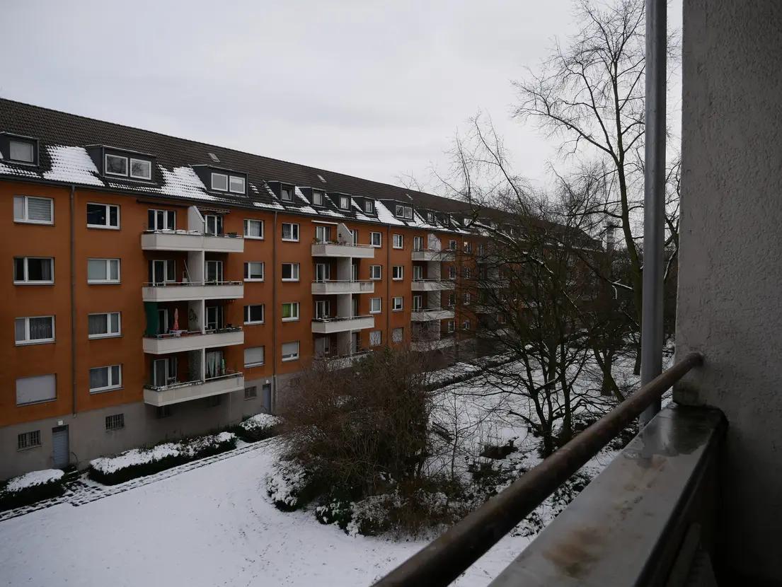 Bild 9: Erstbezug nach Sanierung mit Balkon: attraktive 3-Zimmer-Wohnung in Köln Weidenpesch ab sofort