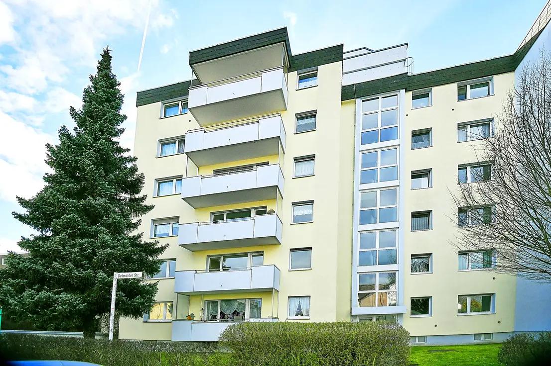 Bild 3: Großzügige 4-Zimmerwohnung mit Balkon in ruhiger Lage in Merheim