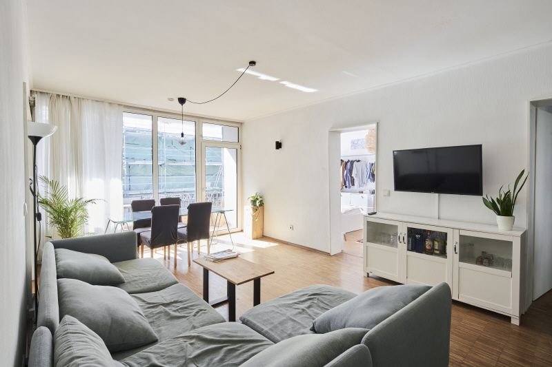 Bild 3: Lichtdurchflutete 4-Zimmer-Wohnung mit zwei Balkonen in Lindenthaler Toplage