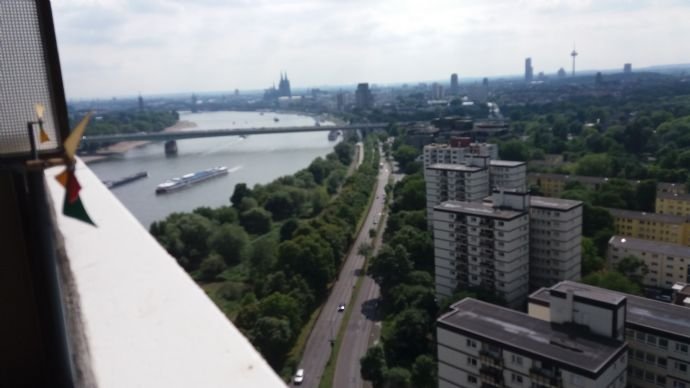 Bild 8: Kapitalanlage Colonia-Tower Appartement mit Blick auf Zoo-Dom-Rhein-Stadt. 