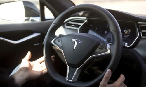 Tesla recalls almost 363,000 vehicles with “total autonomous driving”