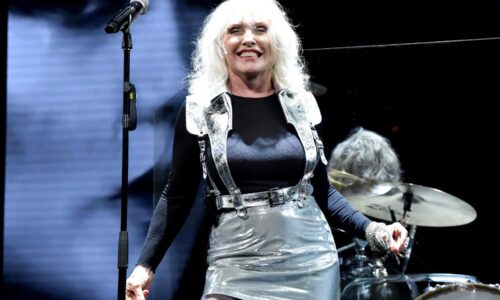 Legendary singer of the rock group Blondie, Debbie Harry, reveals which young artists she admires |  Video
