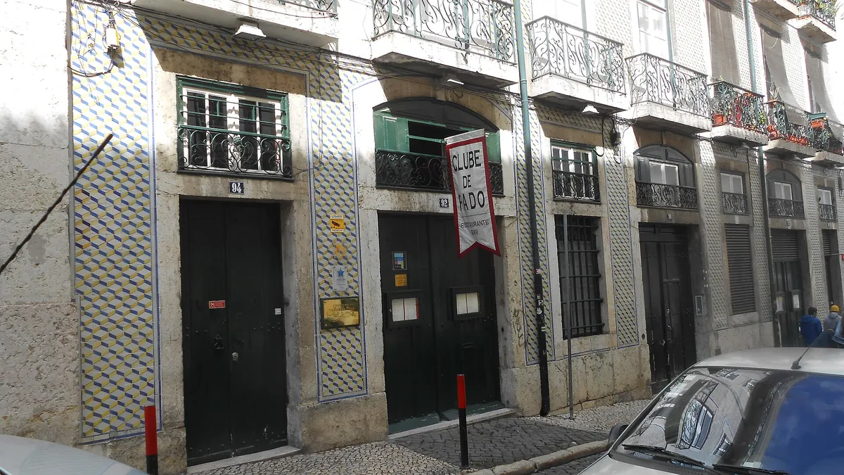 An Intimate Fado Show with Dinner