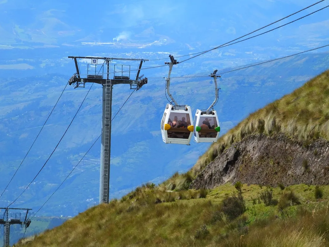 High-Altitude Mountain Trekking & Viewpoints