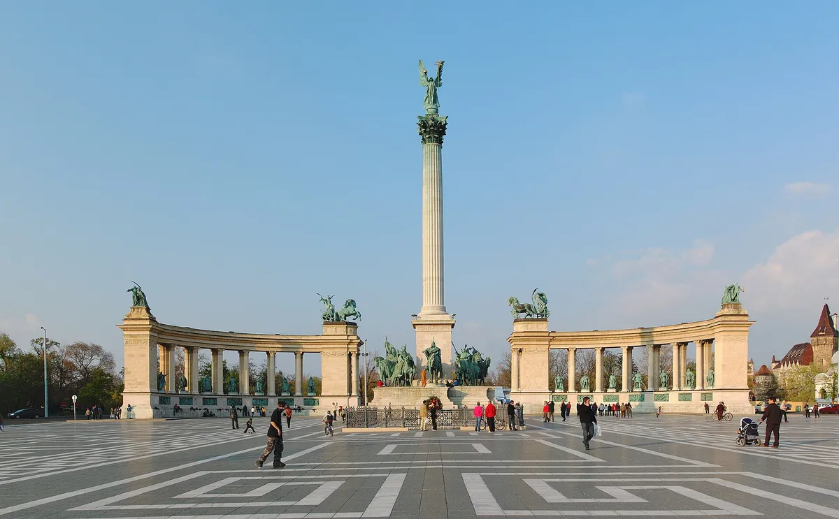 Grand Avenues & Cultural Landmarks