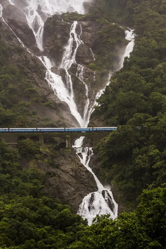 Lush Nature & Waterfalls