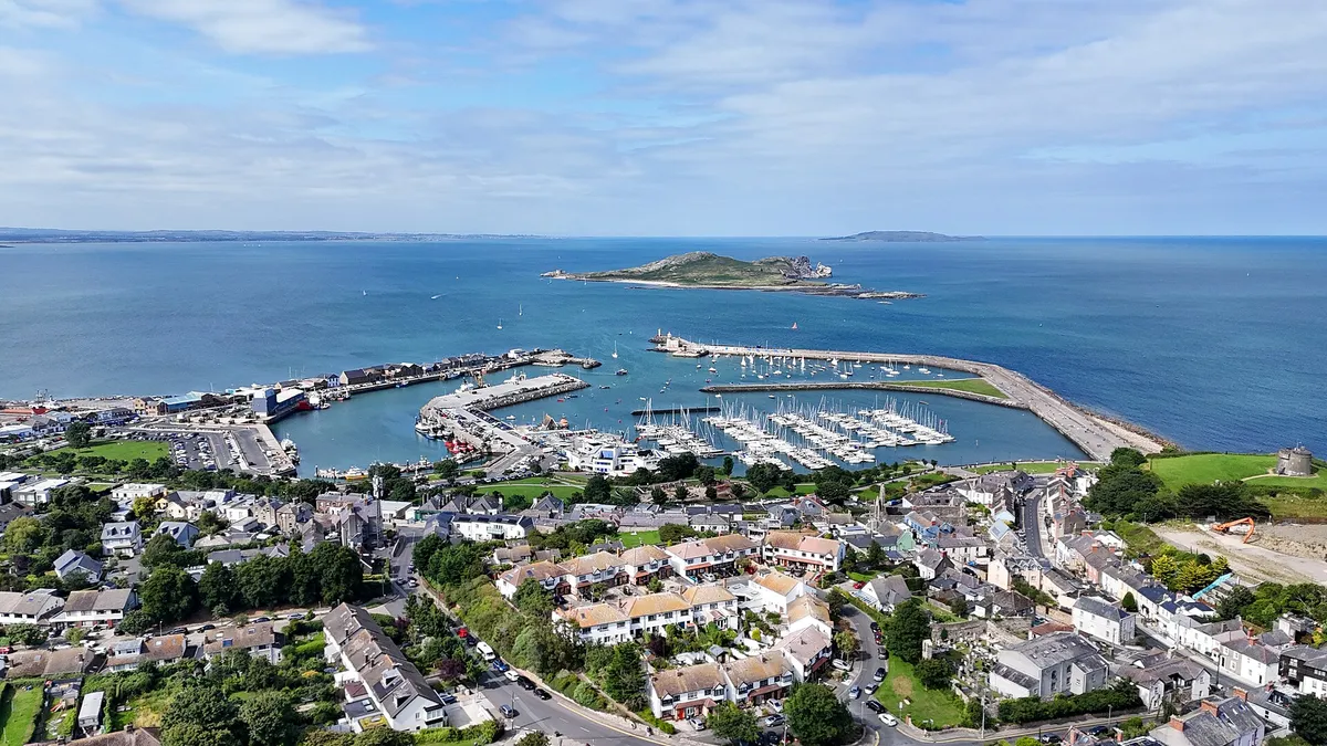 A Coastal Walk & Seaside Village Explore