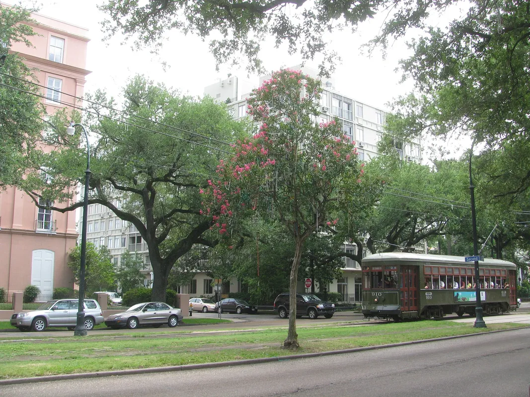 An Architectural & Historic Neighborhood Tour