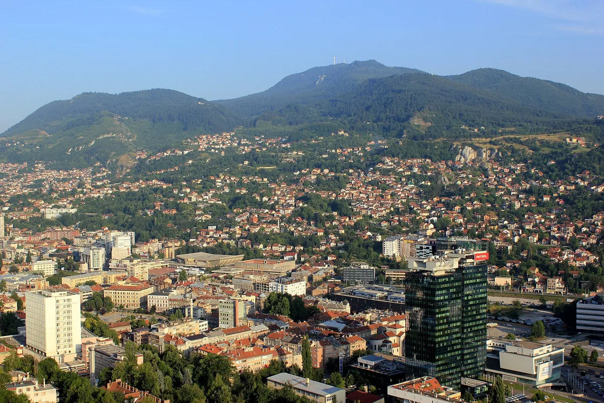 A Scenic Mountain Hike & Viewpoint