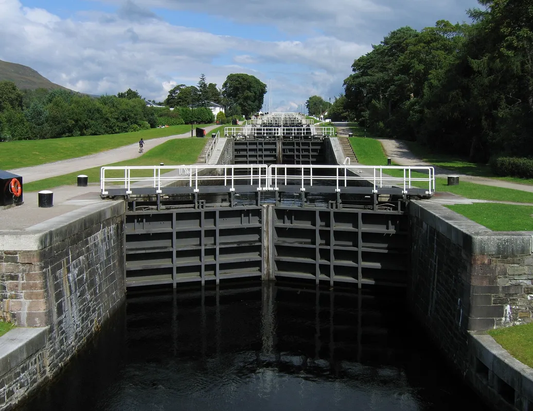 Exploring the Caledonian Canal