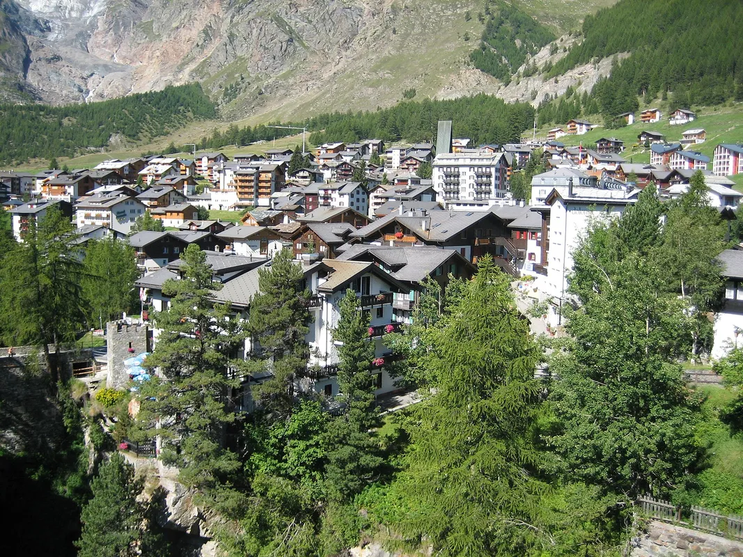 A Scenic Day Trip to the Saas Valley