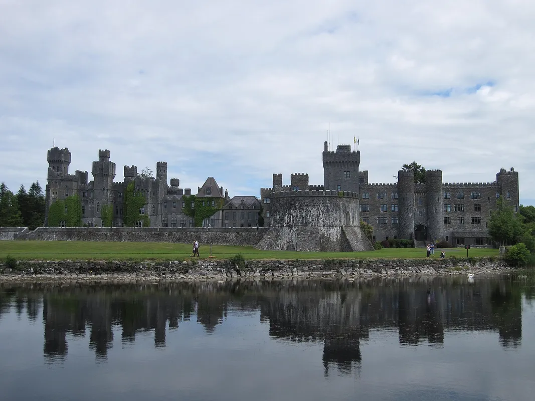A Historic Castle or Estate Tour