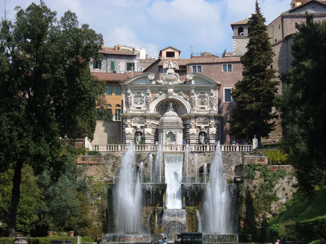 A Day Trip to Historic Villas & Gardens