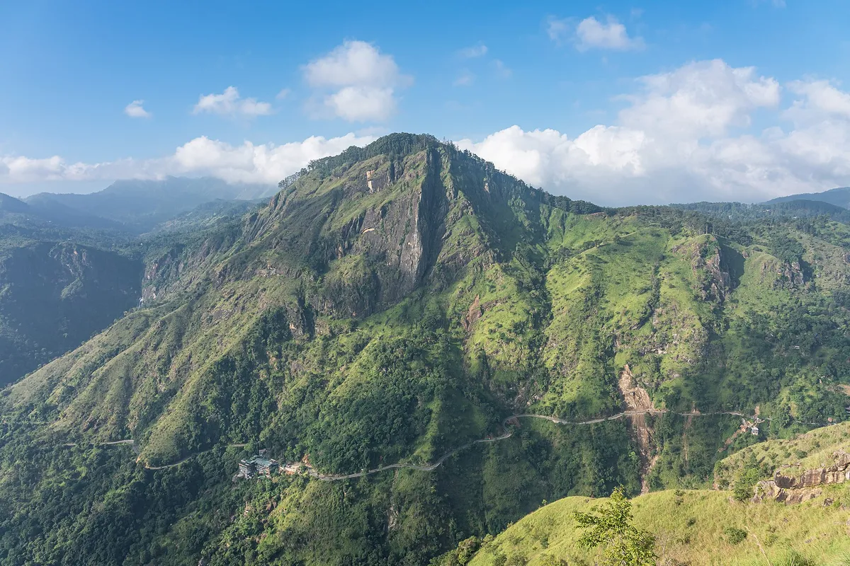 Iconic Hikes & Panoramic Views
