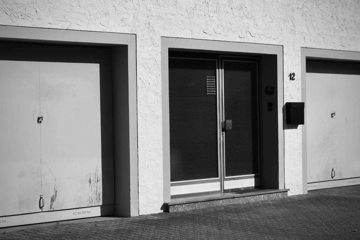 Garage Door Repair & Install