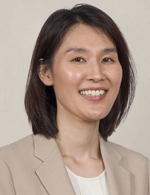 Portrait of Karen Akasaka, DO