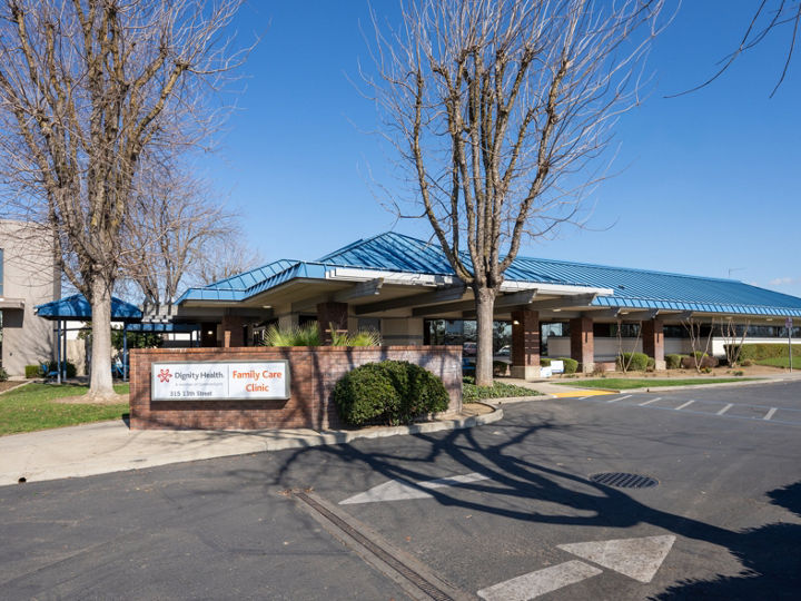 Exterior front view of Dignity Health - Family Care Clinic