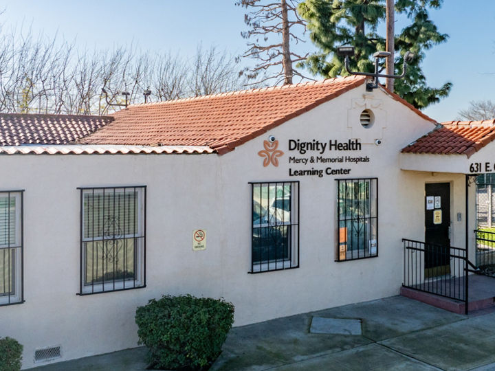 Exterior front view of Dignity Health Learning Center - Bakersfield