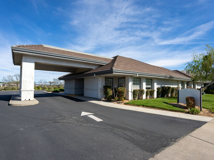Exterior front view of Heart Care - Dignity Health - St. Elizabeth Community Hospital