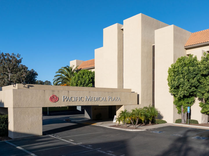 Exterior front view of Women's Health & Imaging Center - Dignity Health - French Hospital Medical Center