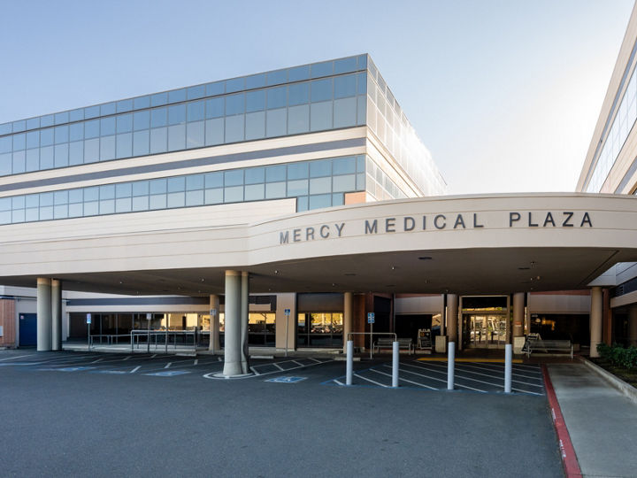 Exterior front view of Mercy Medical Plaza - Sacramento, CA (North Lobby) 