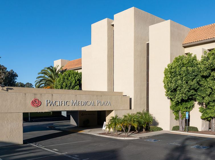 Exterior front view of Dignity Health - French Hospital Medical Center Cardiac Diagnostic Services