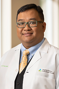 Portrait of Marvin P Tolentino, ARNP