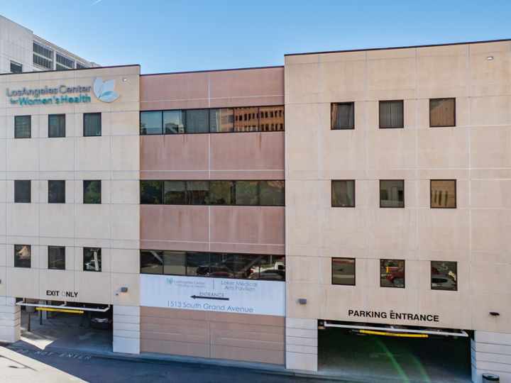 Exterior front view of Los Angeles Center for Women's Health - Dignity Health - California Hospital Medical Center