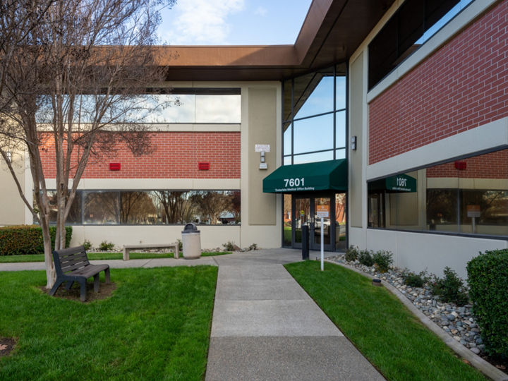 Exterior front view of Mercy Family Health Center - Dignity Health - Methodist Hospital of Sacramento