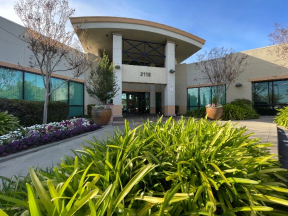 Exterior front view of Dignity Health Advanced Imaging - Roseville