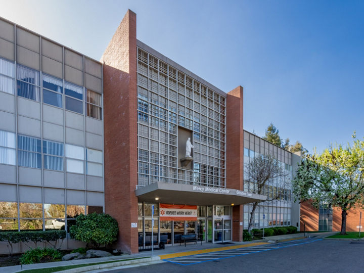 Exterior front view of Mercy Outpatient Center -Dignity Health - Mercy Medical Center 