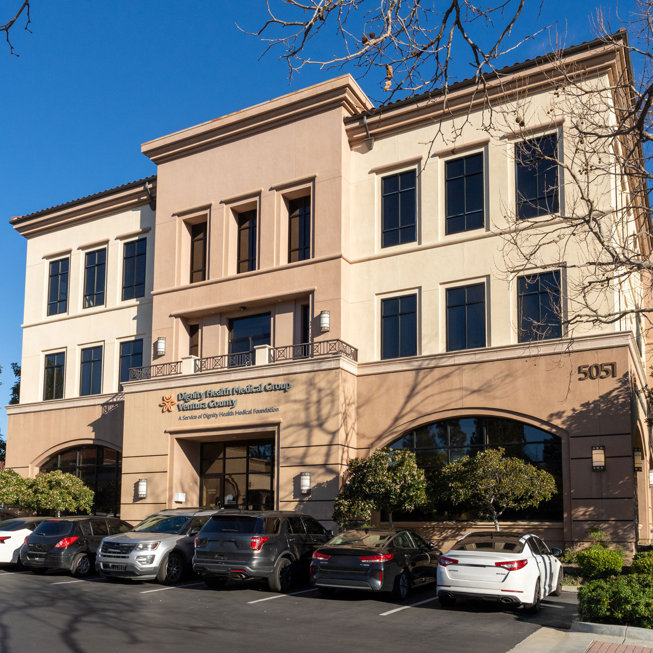 Exterior front view of Primary Care & Specialty Care - Dignity Health Medical Group - Camarillo, CA