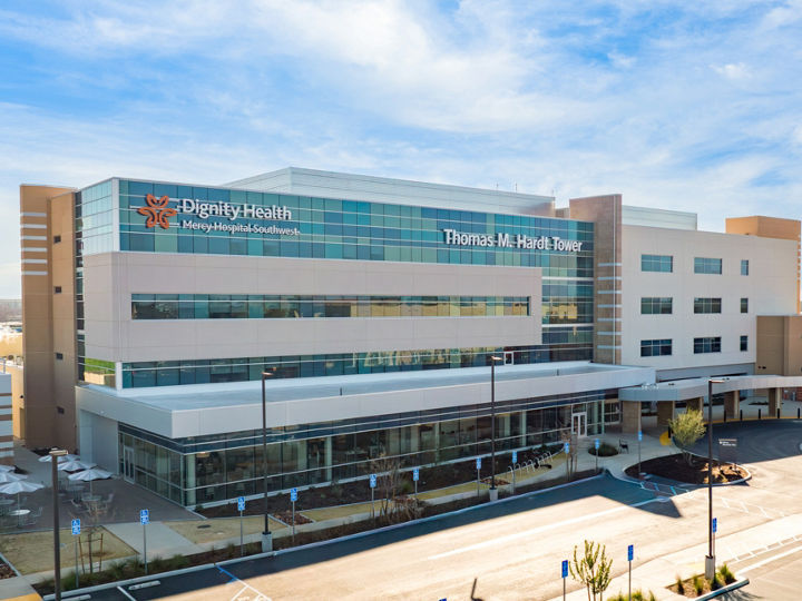 Exterior front view of Family Birth Center - Dignity Health - Mercy Hospital Southwest