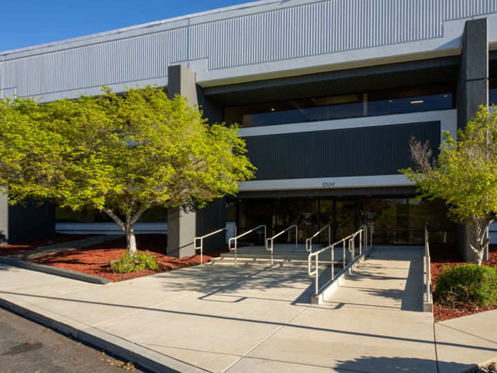 Exterior front view of Dignity Health - Collaborative Learning Center