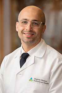 Portrait of Yevgeniy Vayntrub, MD