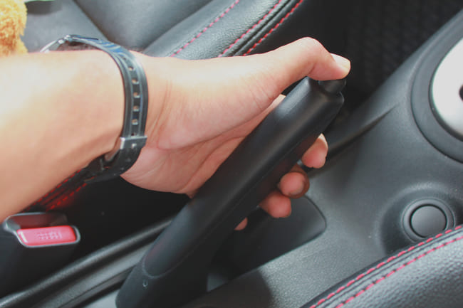 Freno de mano de tu vehículo: cuándo y cómo usarlo adecuadamente