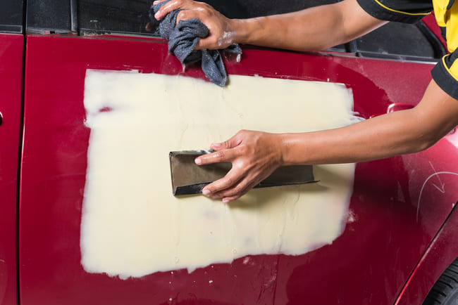 Cuáles son los materiales para pintar un auto?