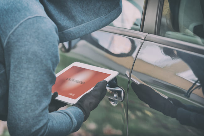 Alarma coche con aviso al móvil: cómo conectar la alarma a tu teléfono