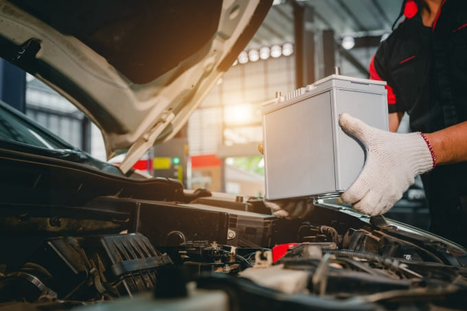 Cambiar la batería del coche: ¿cómo saber si ha llegado el