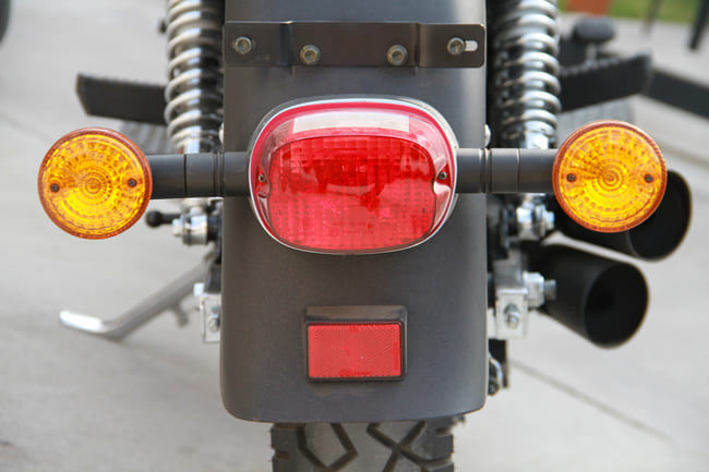 Todas las luces obligatorias de la moto