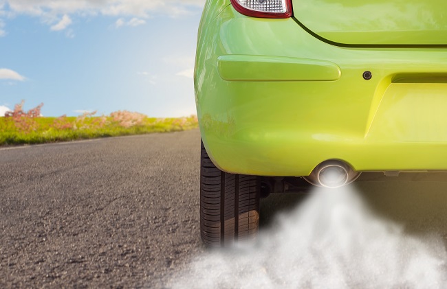 Fumée D'échappement De Tuyau De Voiture Photo stock - Image du